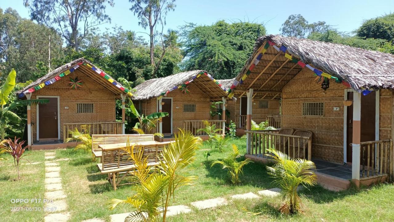 Hotel Island Vibes Hampi Exterior foto